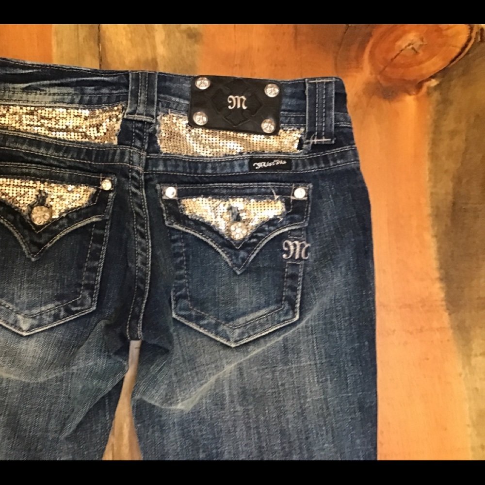 Miss Me Skinny Jeans Size 27 Like New. Silver